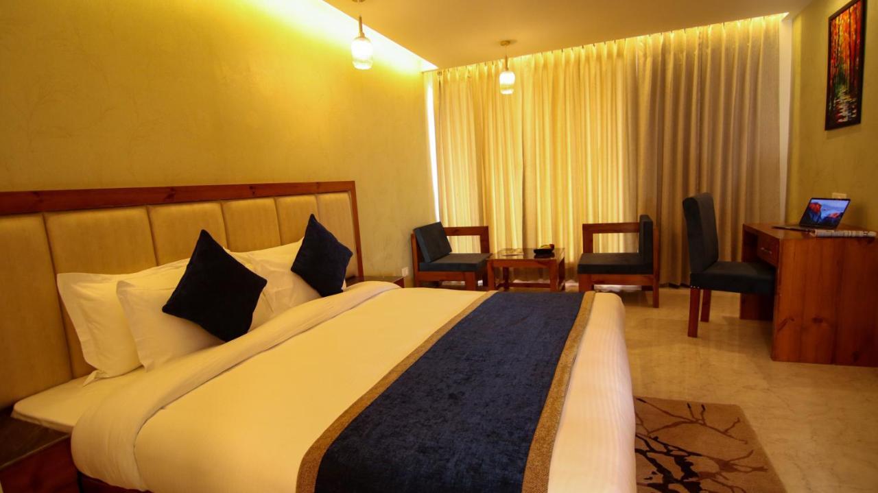 Golden Fern Resort Shimla Zewnętrze zdjęcie