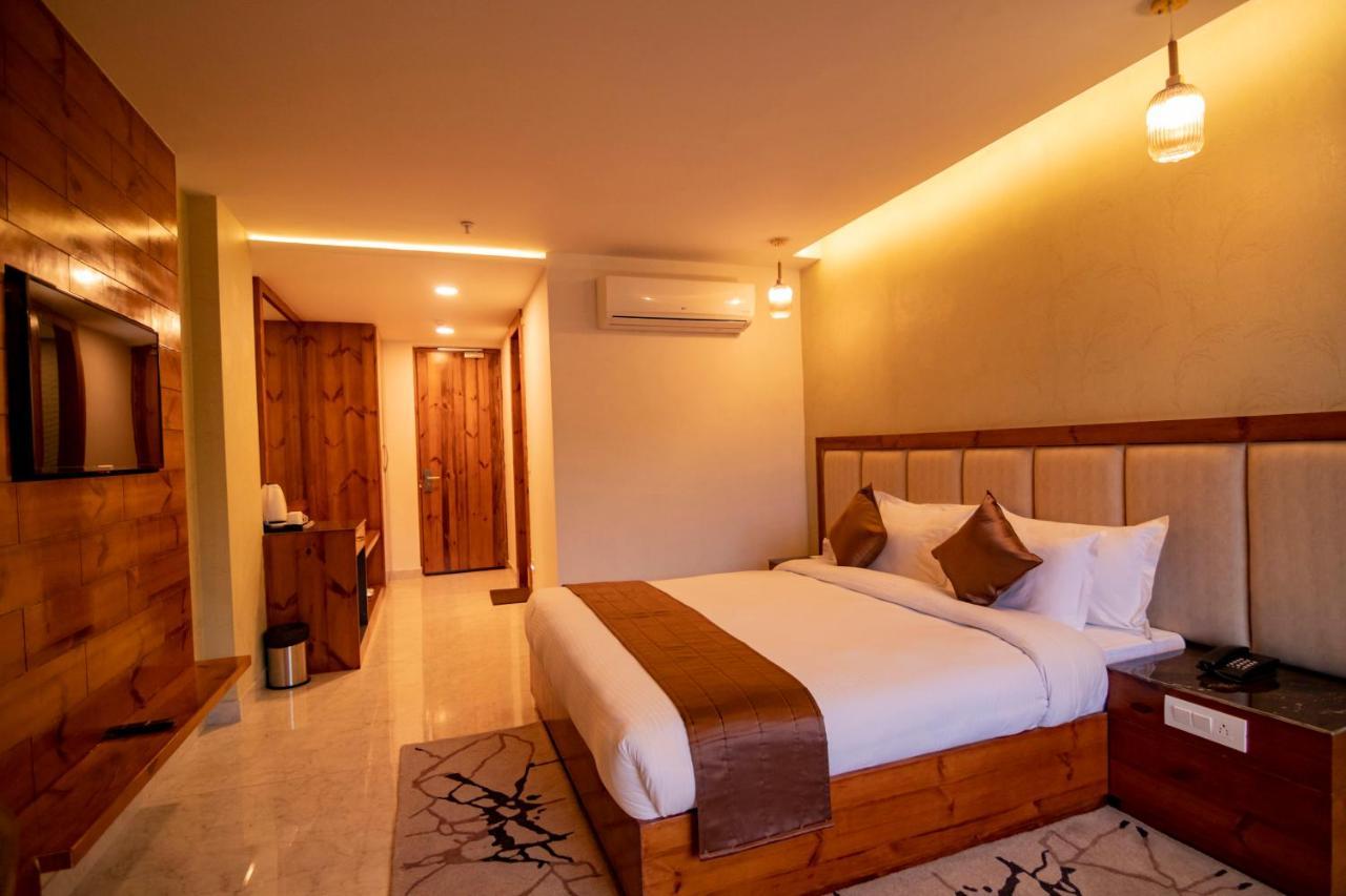Golden Fern Resort Shimla Zewnętrze zdjęcie
