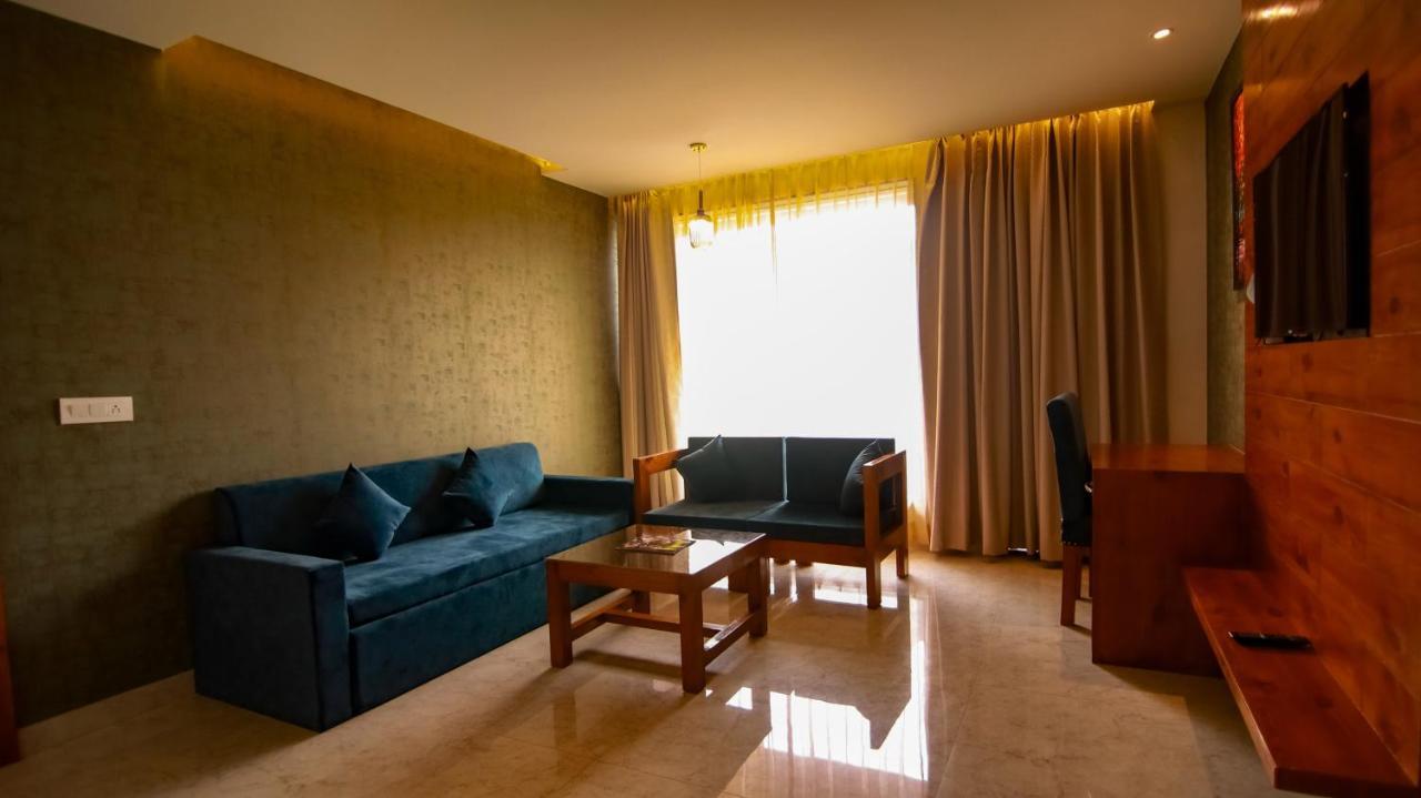 Golden Fern Resort Shimla Zewnętrze zdjęcie