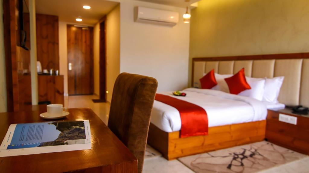 Golden Fern Resort Shimla Zewnętrze zdjęcie