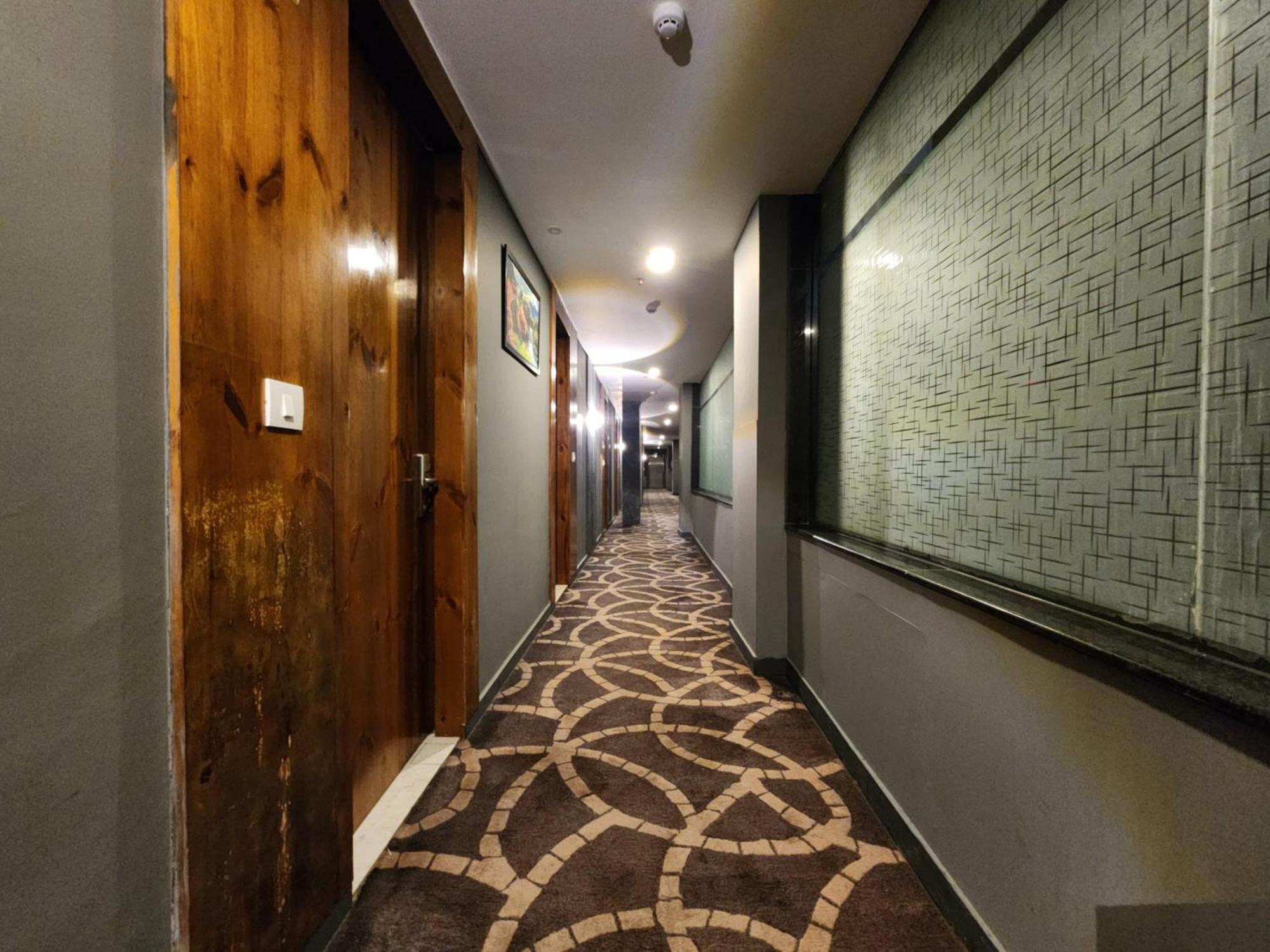 Golden Fern Resort Shimla Zewnętrze zdjęcie