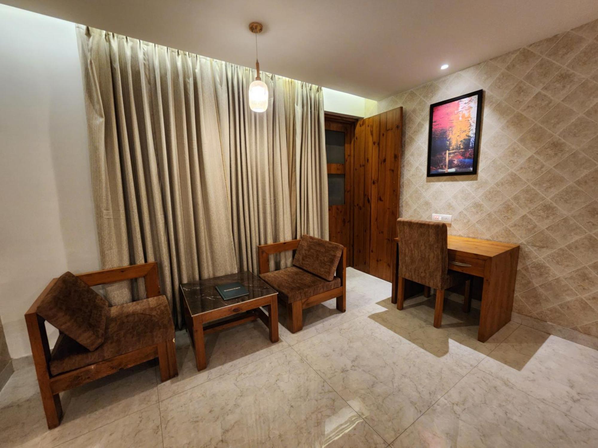 Golden Fern Resort Shimla Zewnętrze zdjęcie